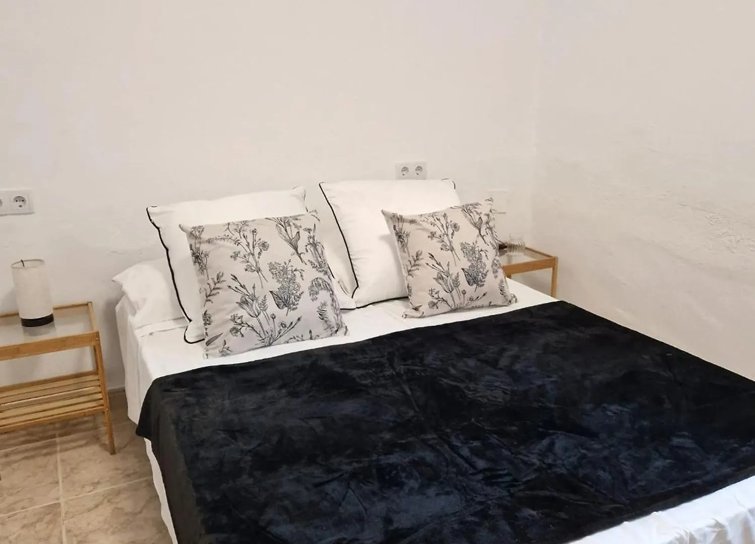 Bright Apartment In Seville With Private Garden Spagna